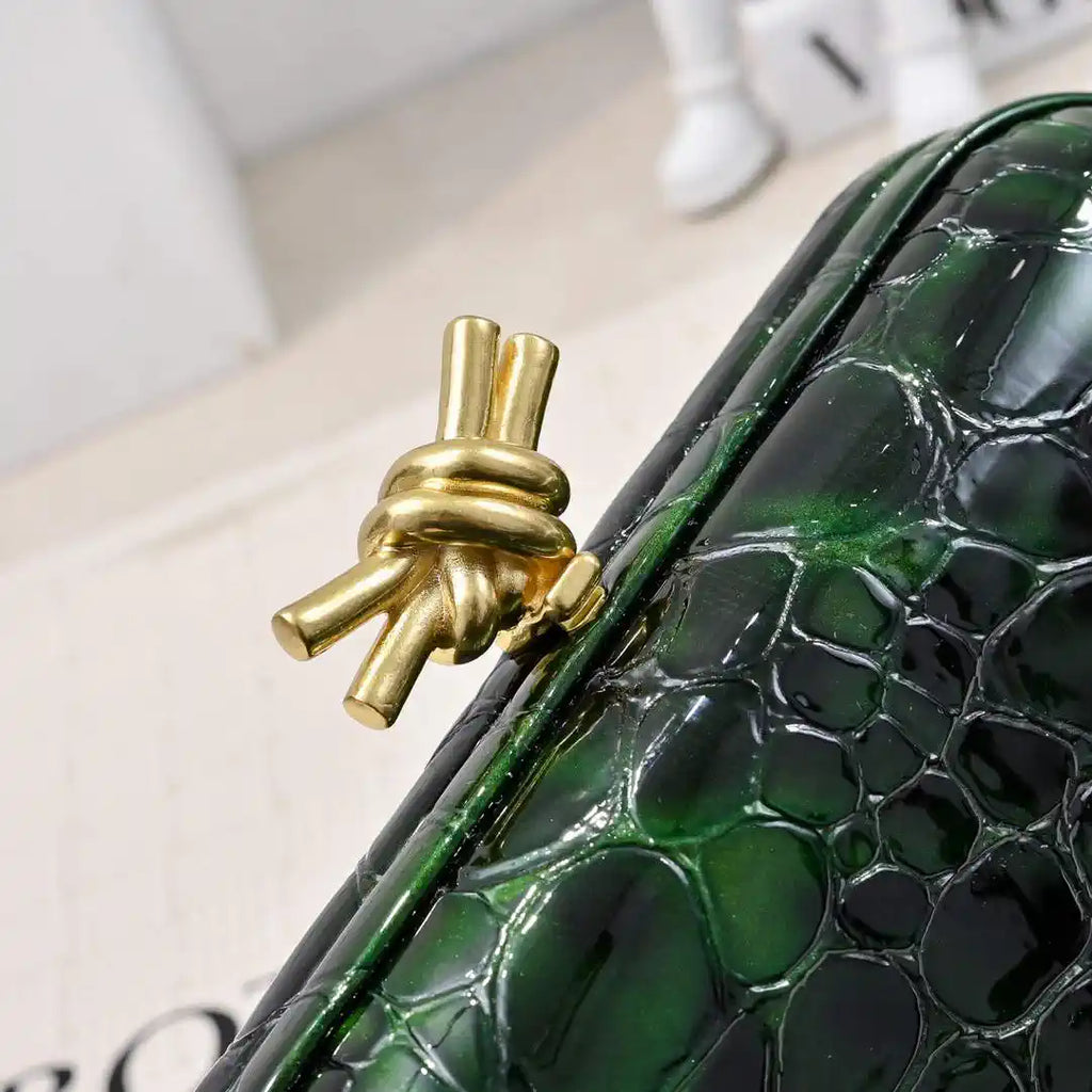 Bottega Veneta BV 717622V01D12929 Knot Pearlescent crocodile pattern BV10141