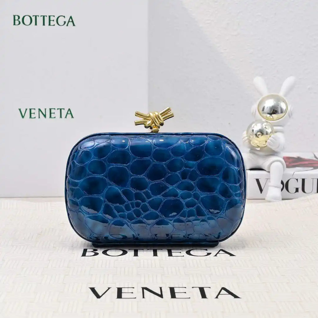 Bottega Veneta BV 717622V01D12929 Knot Pearlescent crocodile pattern BV10142