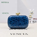 Bottega Veneta BV 717622V01D12929 Knot Pearlescent crocodile pattern BV10142