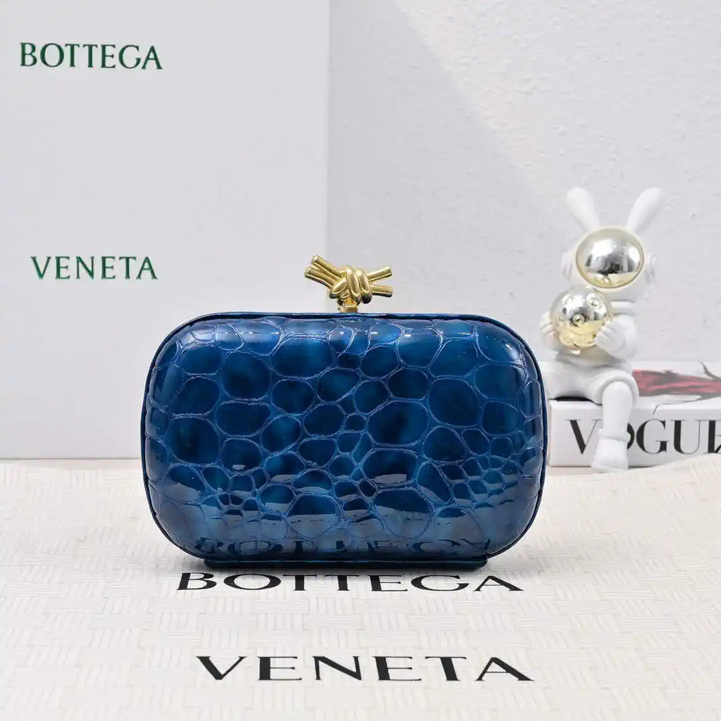 Bottega Veneta BV 717622V01D12929 Knot Pearlescent crocodile pattern BV10142