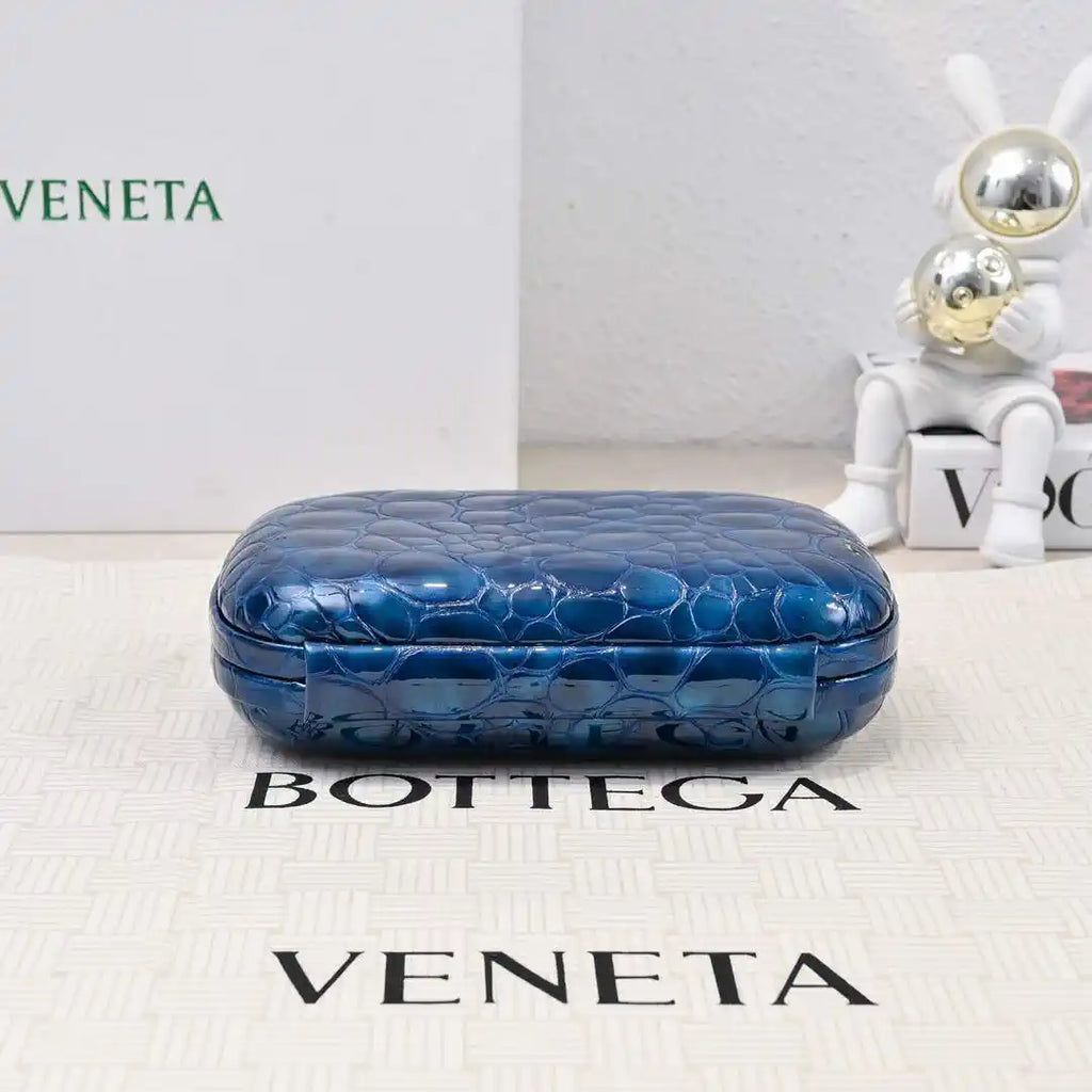 Bottega Veneta BV 717622V01D12929 Knot Pearlescent crocodile pattern BV10142