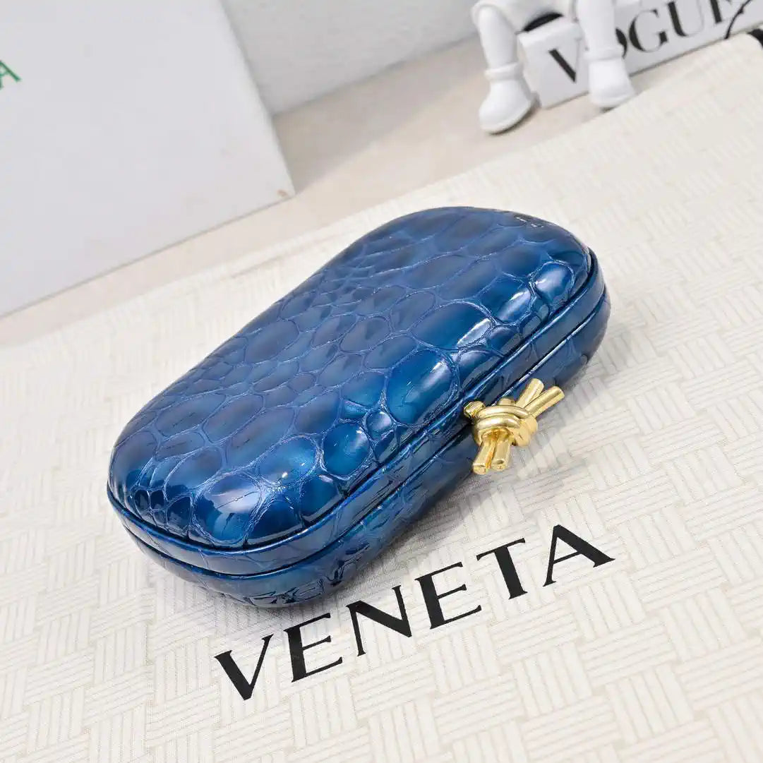 Bottega Veneta BV 717622V01D12929 Knot Pearlescent crocodile pattern BV10142