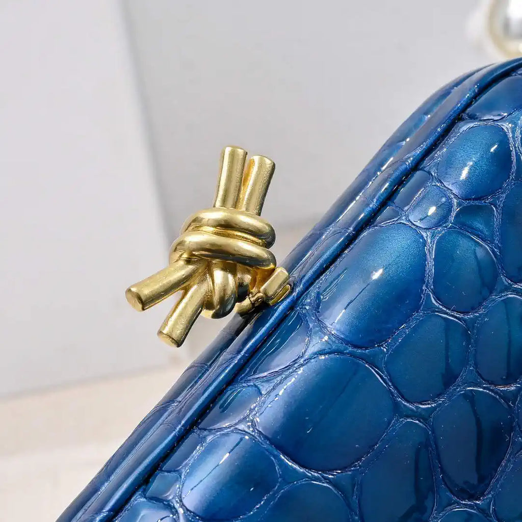 Bottega Veneta BV 717622V01D12929 Knot Pearlescent crocodile pattern BV10142
