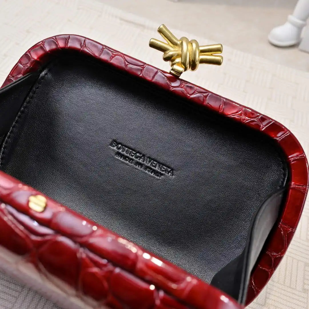 Bottega Veneta BV 717622V01D12929 Knot Pearlescent crocodile pattern BV10143