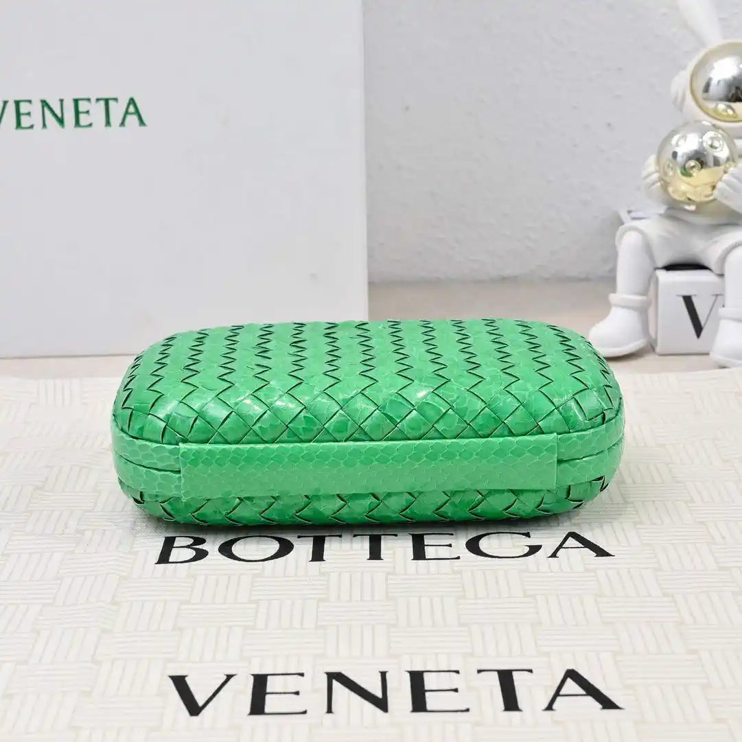 Bottega Veneta BV 717622V01D12929 Knot Snakeskin BV10136