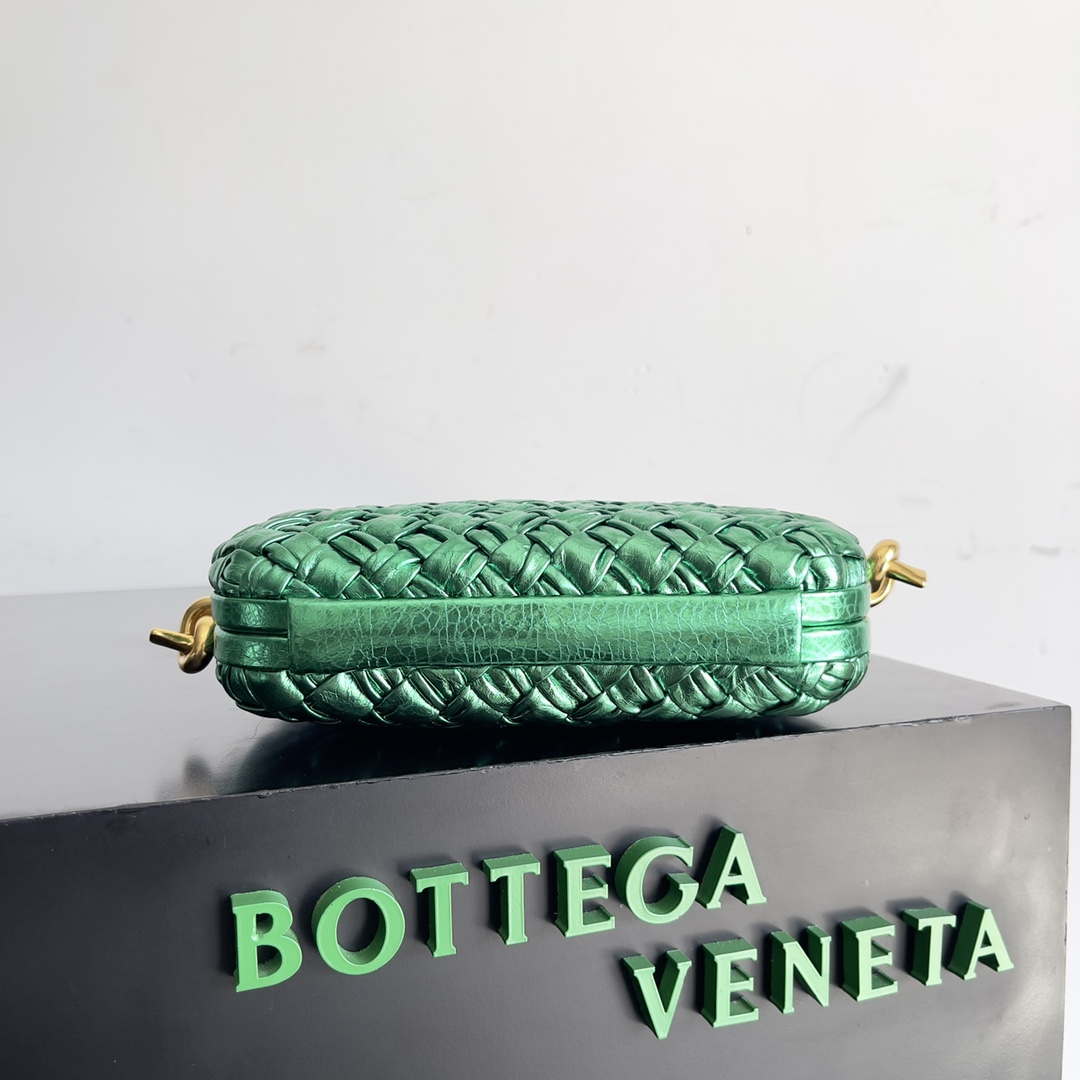 Bottega Veneta BV 717623 Knot Small Handbag With Strap BV10111