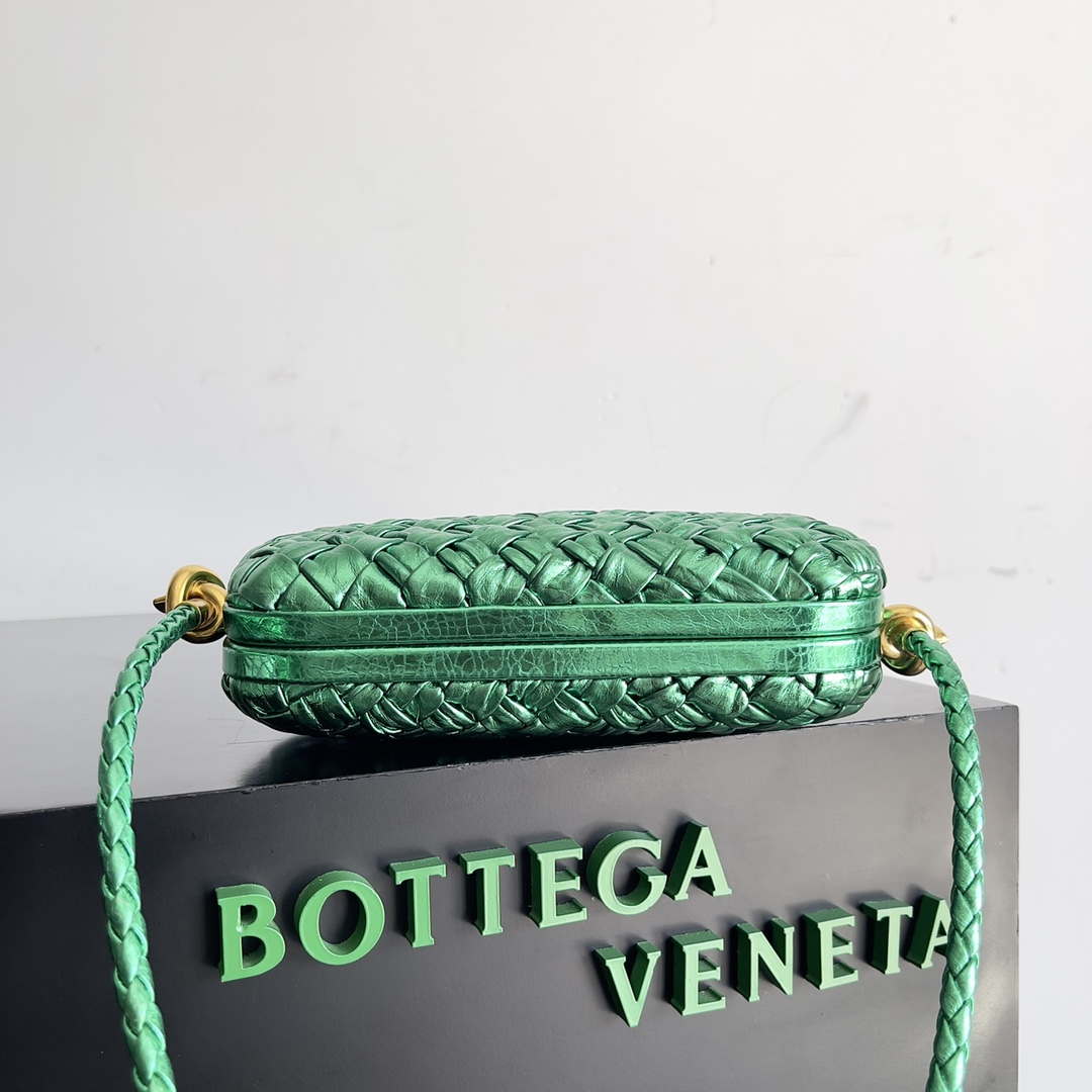 Bottega Veneta BV 717623 Knot Small Handbag With Strap BV10111