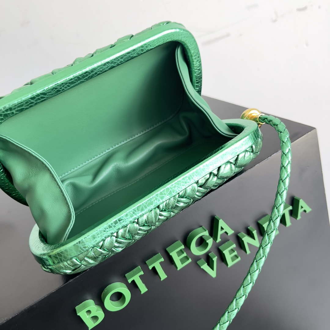 Bottega Veneta BV 717623 Knot Small Handbag With Strap BV10111