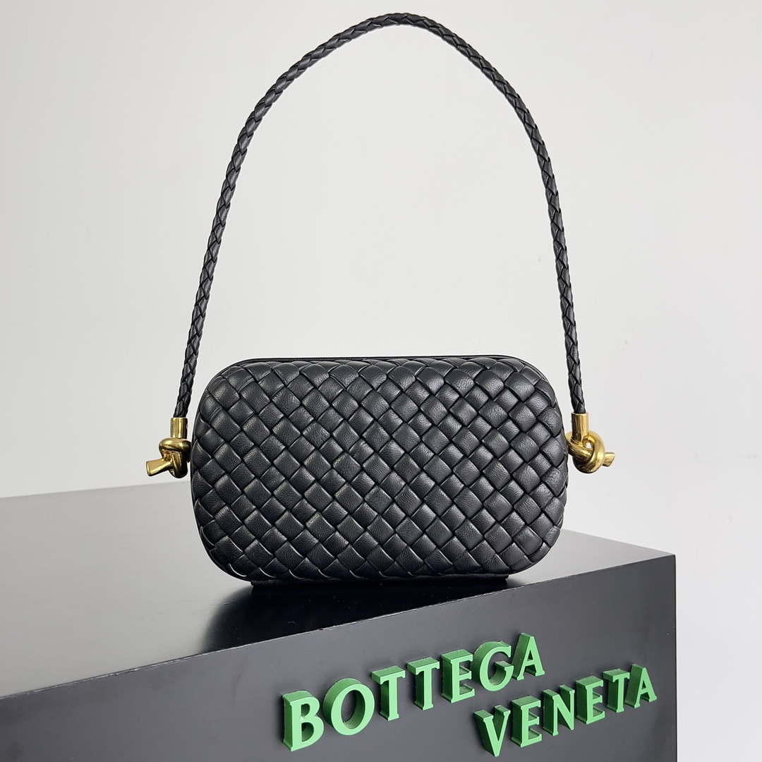 Bottega Veneta BV 717623 Knot Small Handbag With Strap BV10112