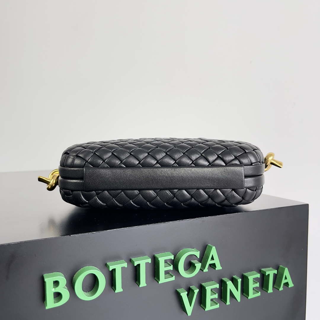 Bottega Veneta BV 717623 Knot Small Handbag With Strap BV10112