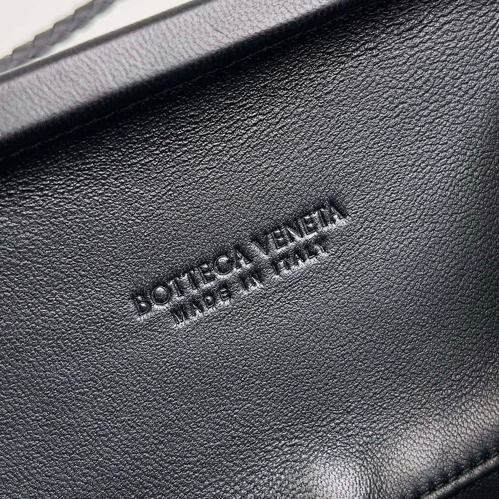 Bottega Veneta BV 717623 Knot Small Handbag With Strap BV10112