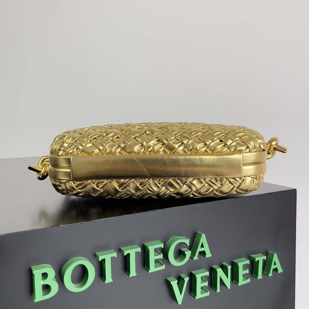 Bottega Veneta BV 717623 Knot Small Handbag With Strap BV10113