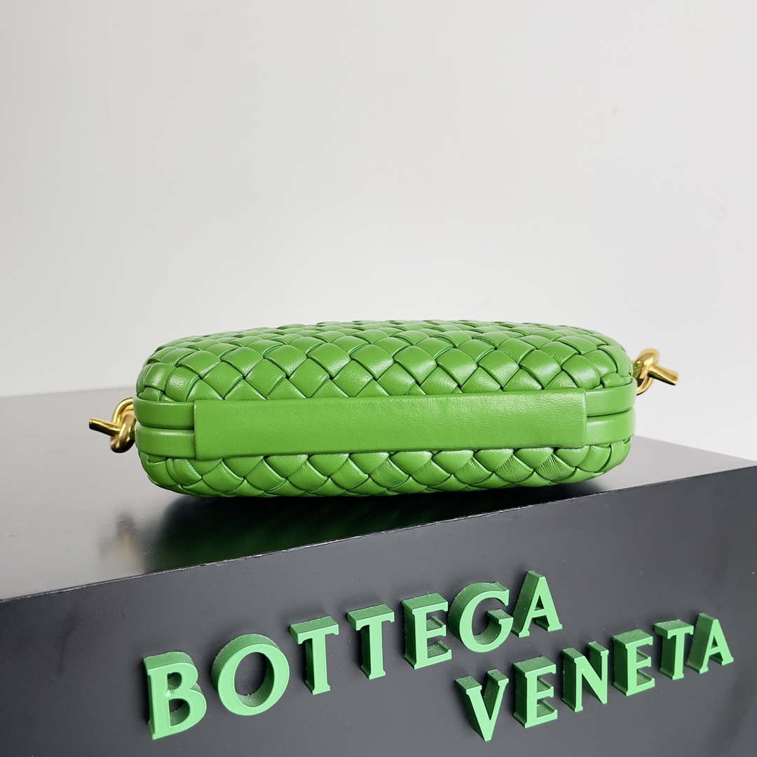 Bottega Veneta BV 717623 Knot Small Handbag With Strap BV10114