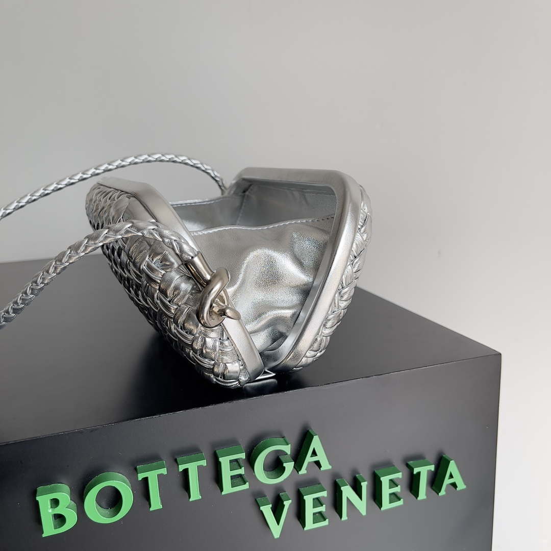 Bottega Veneta BV 717623 Knot Small Handbag With Strap BV10115
