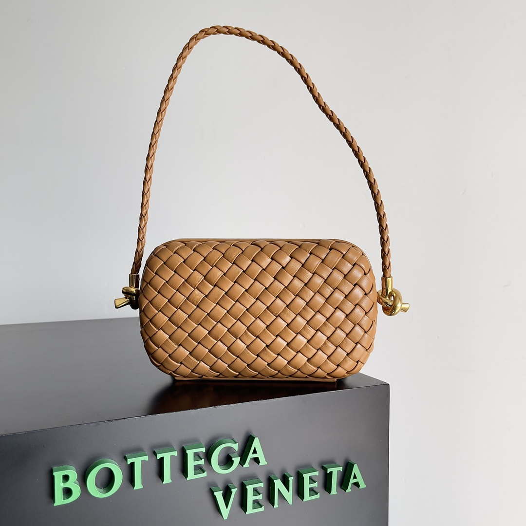 Bottega Veneta BV 717623 Knot Small Handbag With Strap BV10116