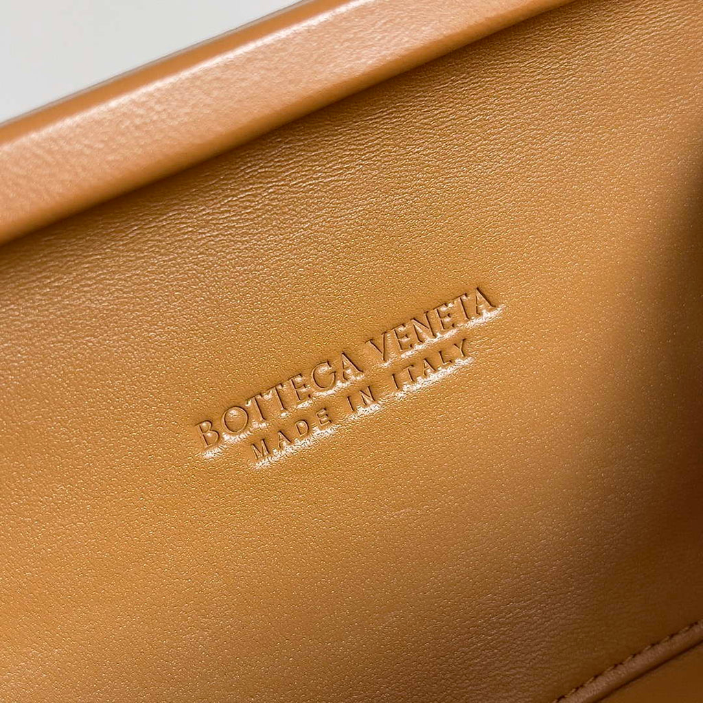 Bottega Veneta BV 717623 Knot Small Handbag With Strap BV10116