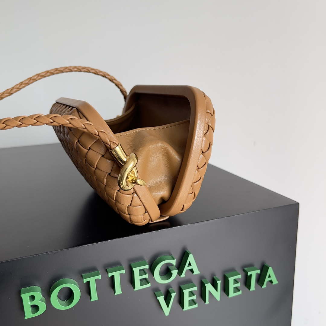Bottega Veneta BV 717623 Knot Small Handbag With Strap BV10116