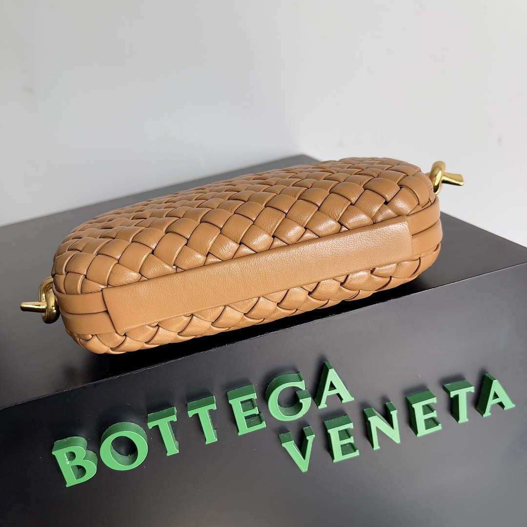 Bottega Veneta BV 717623 Knot Small Handbag With Strap BV10116
