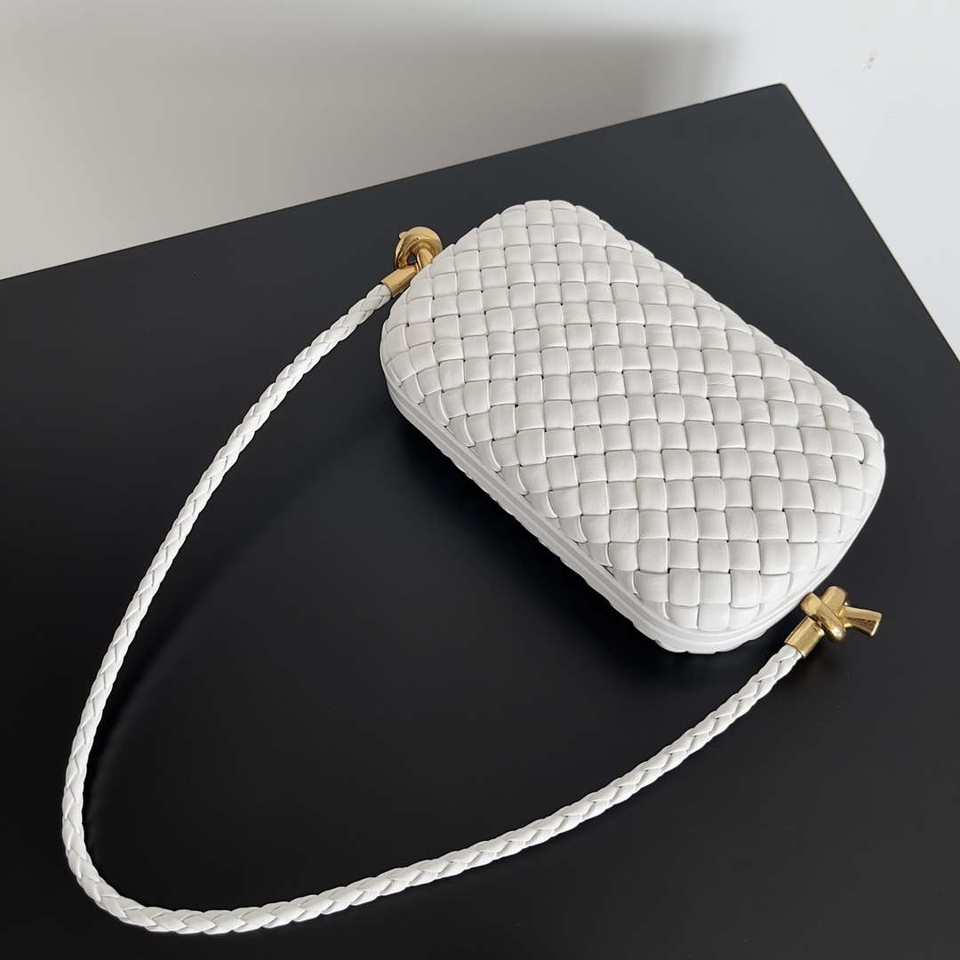 Bottega Veneta BV 717623 Knot Small Handbag With Strap BV10117