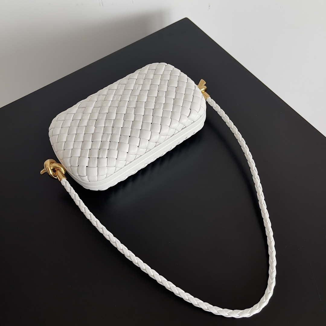 Bottega Veneta BV 717623 Knot Small Handbag With Strap BV10117