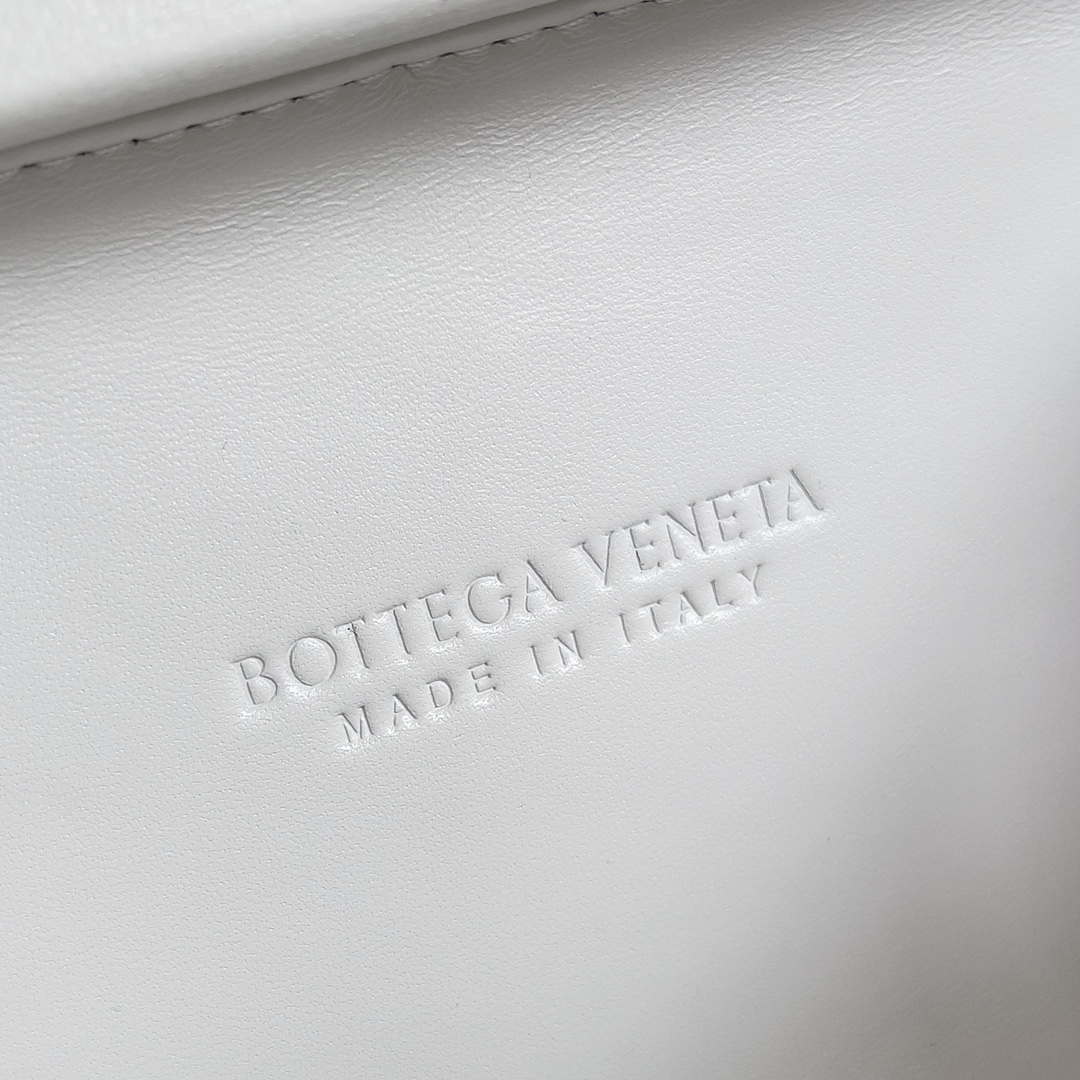 Bottega Veneta BV 717623 Knot Small Handbag With Strap BV10117