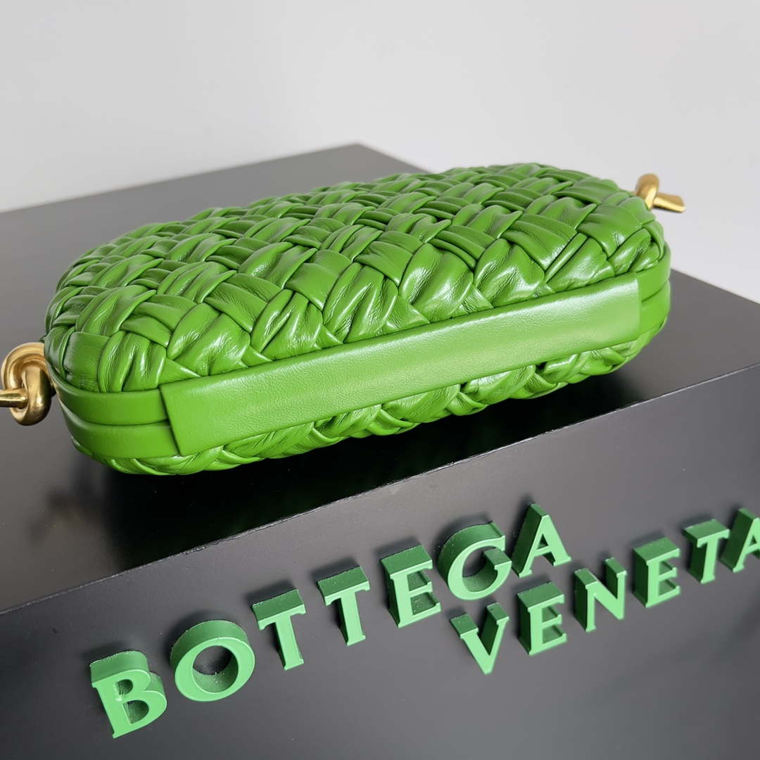 Bottega Veneta BV 717623 Knot Small Handbag With Strap BV10118