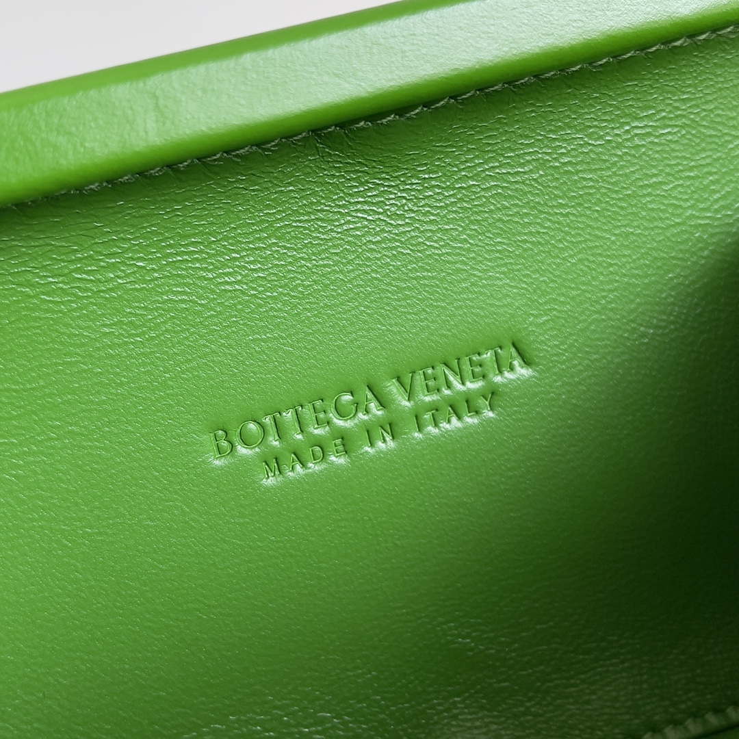 Bottega Veneta BV 717623 Knot Small Handbag With Strap BV10118