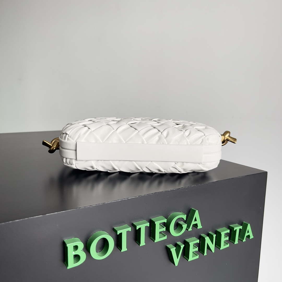Bottega Veneta BV 717623 Knot Small Handbag With Strap BV10119