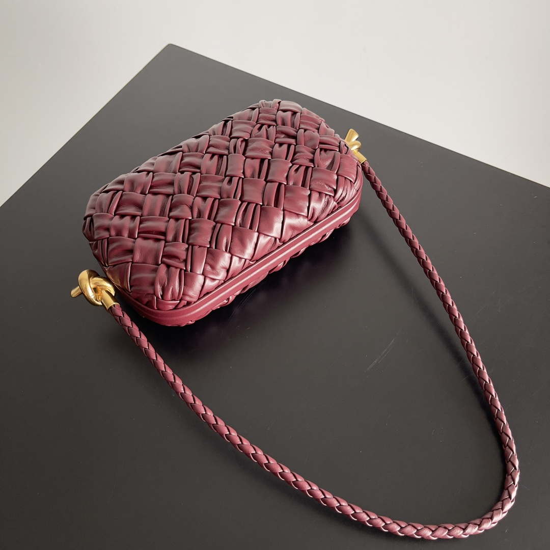 Bottega Veneta BV 717623 Knot Small Handbag With Strap BV10120