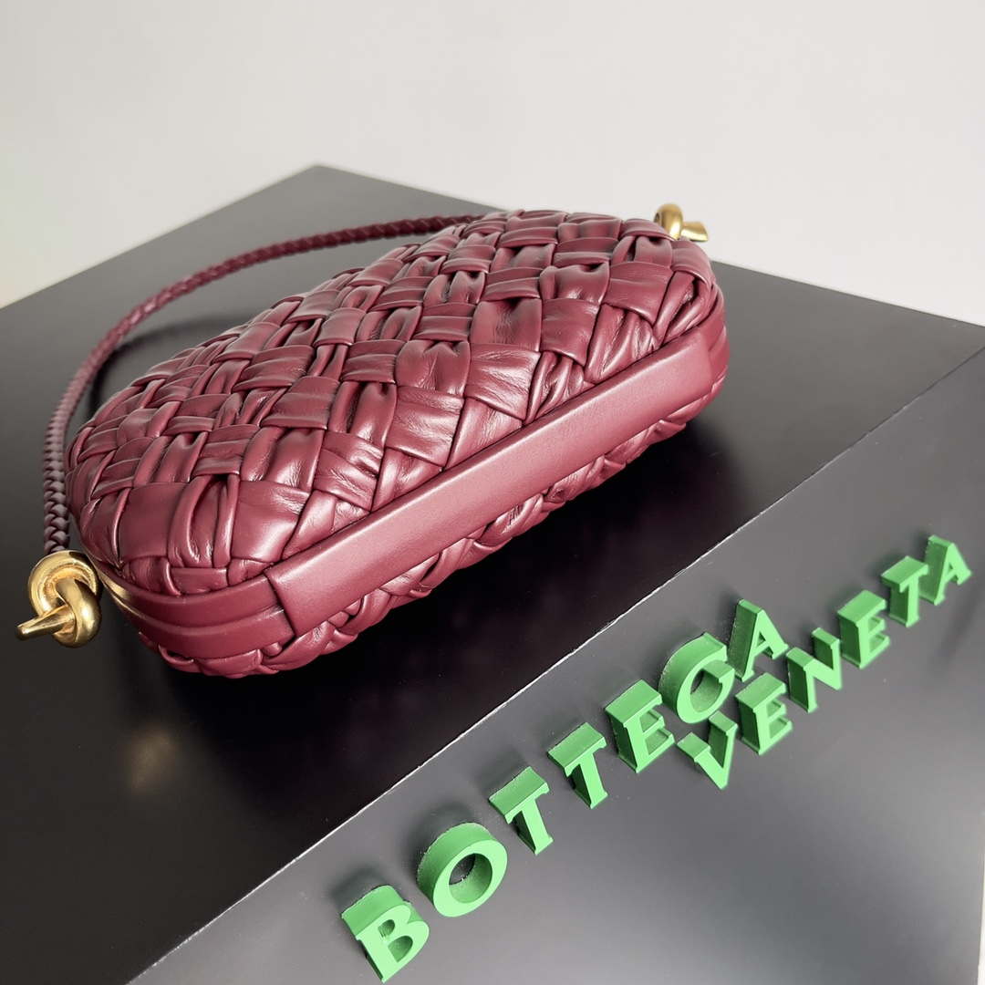 Bottega Veneta BV 717623 Knot Small Handbag With Strap BV10120