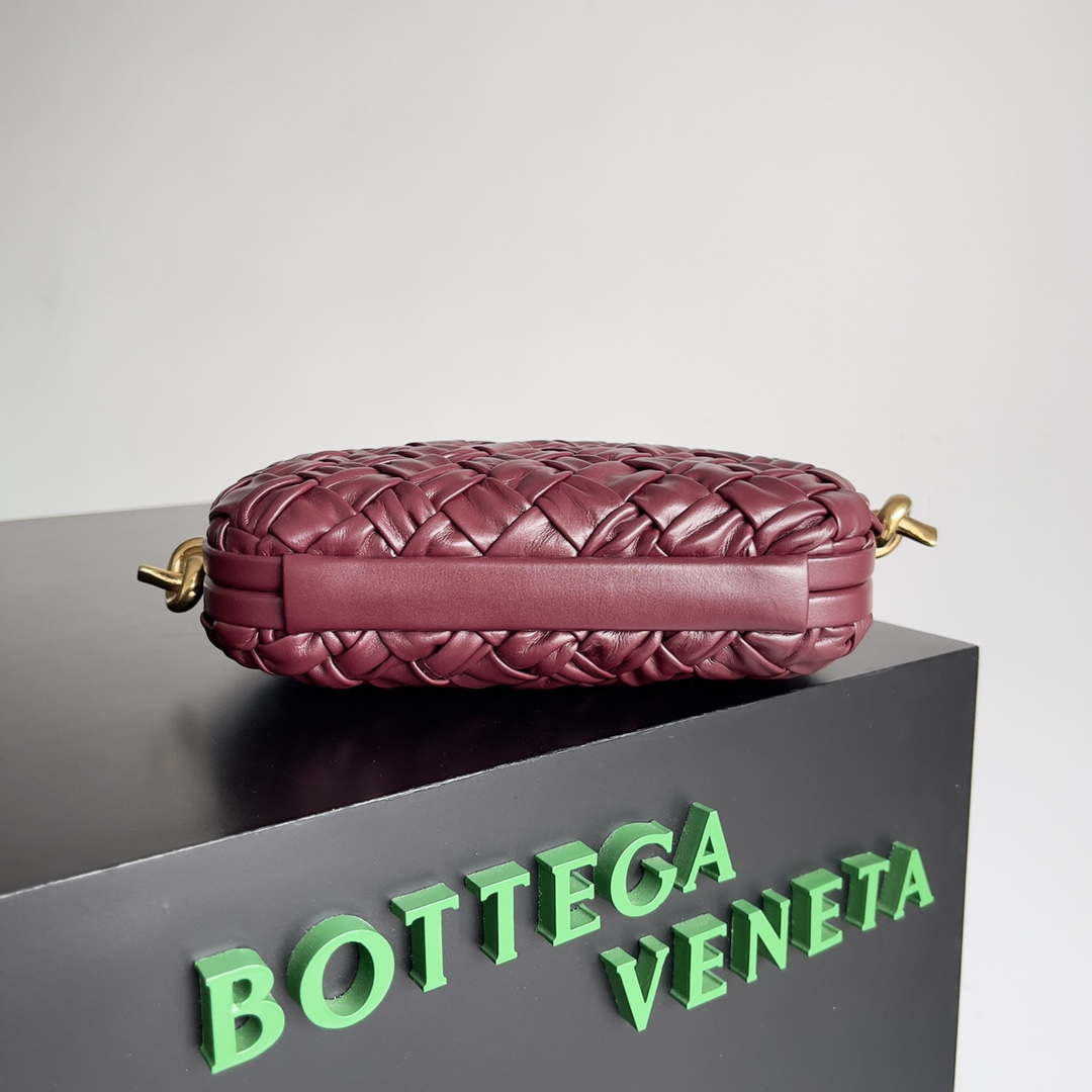 Bottega Veneta BV 717623 Knot Small Handbag With Strap BV10120