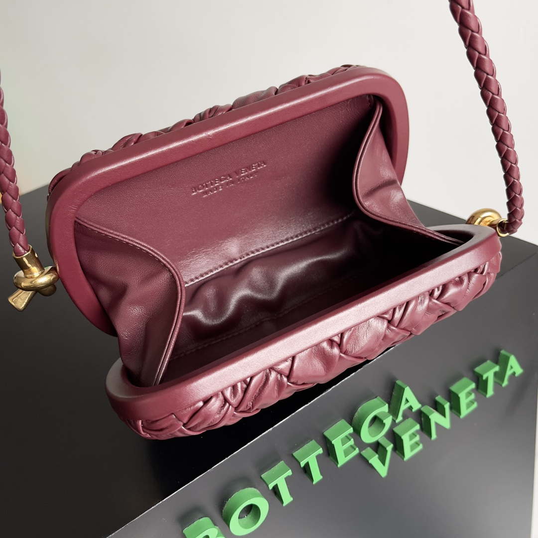 Bottega Veneta BV 717623 Knot Small Handbag With Strap BV10120