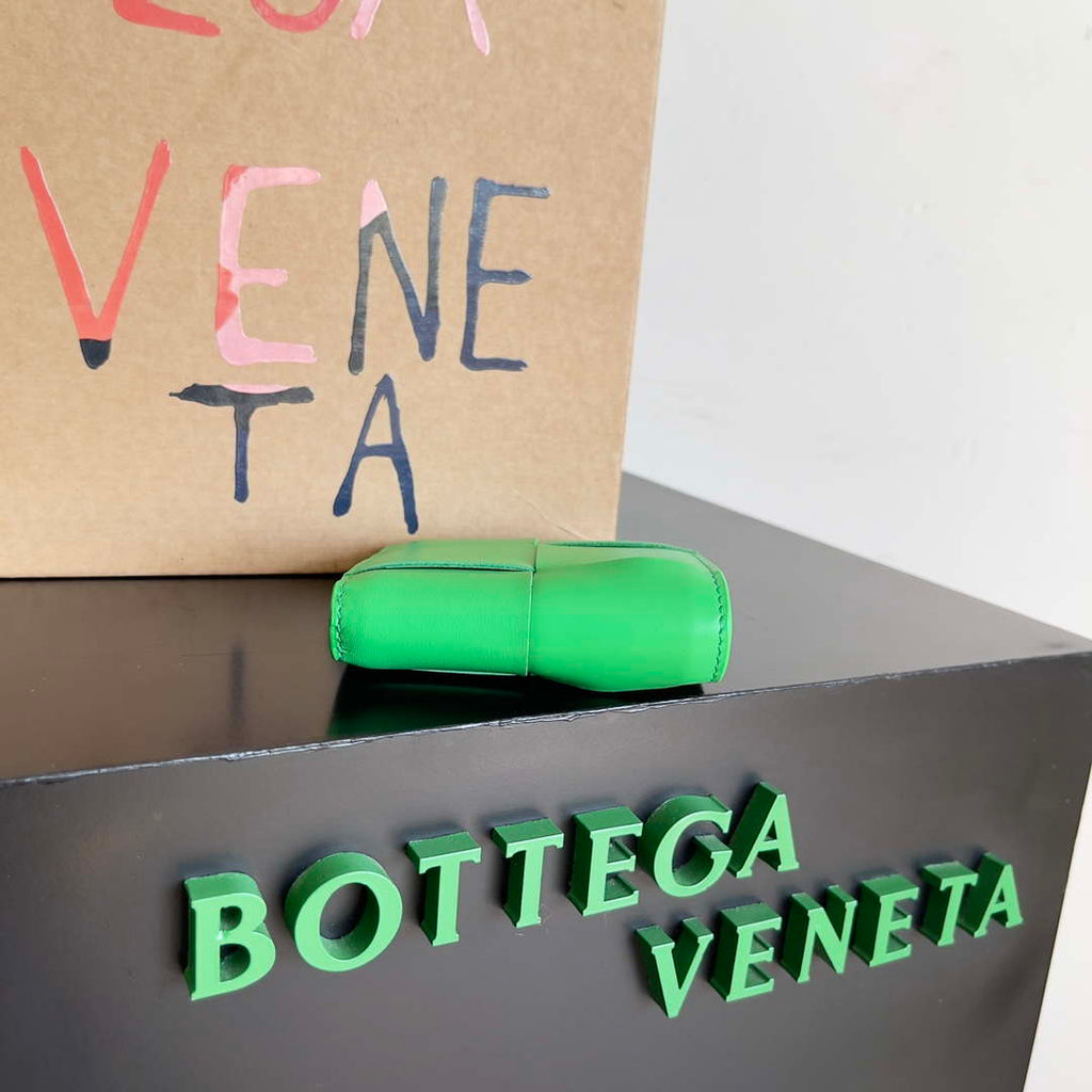 Bottega Veneta BV 740261 Bi-Fold Wallet With Coin Purse BV70074