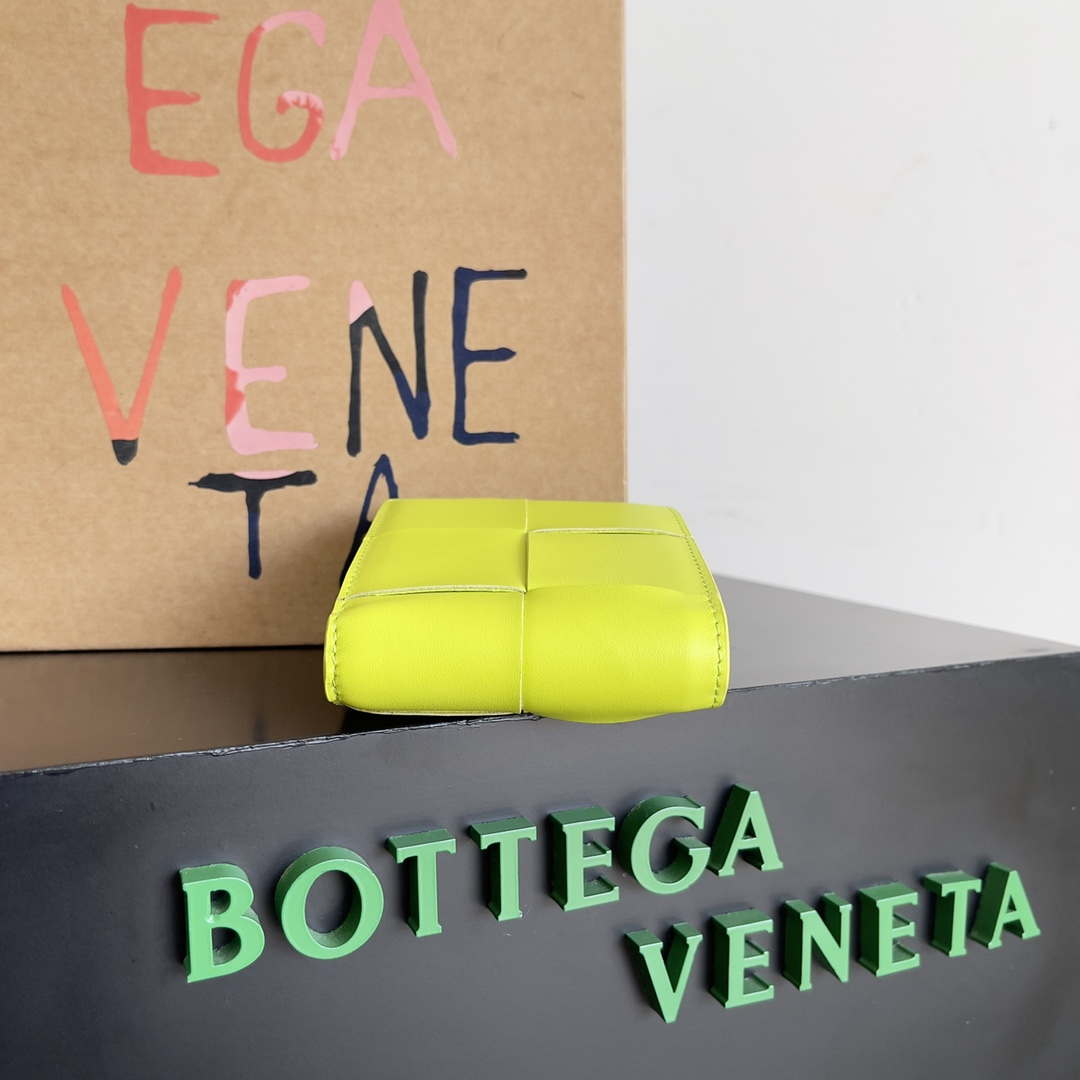 Bottega Veneta BV 740261 Bi-Fold Wallet With Coin Purse BV70075