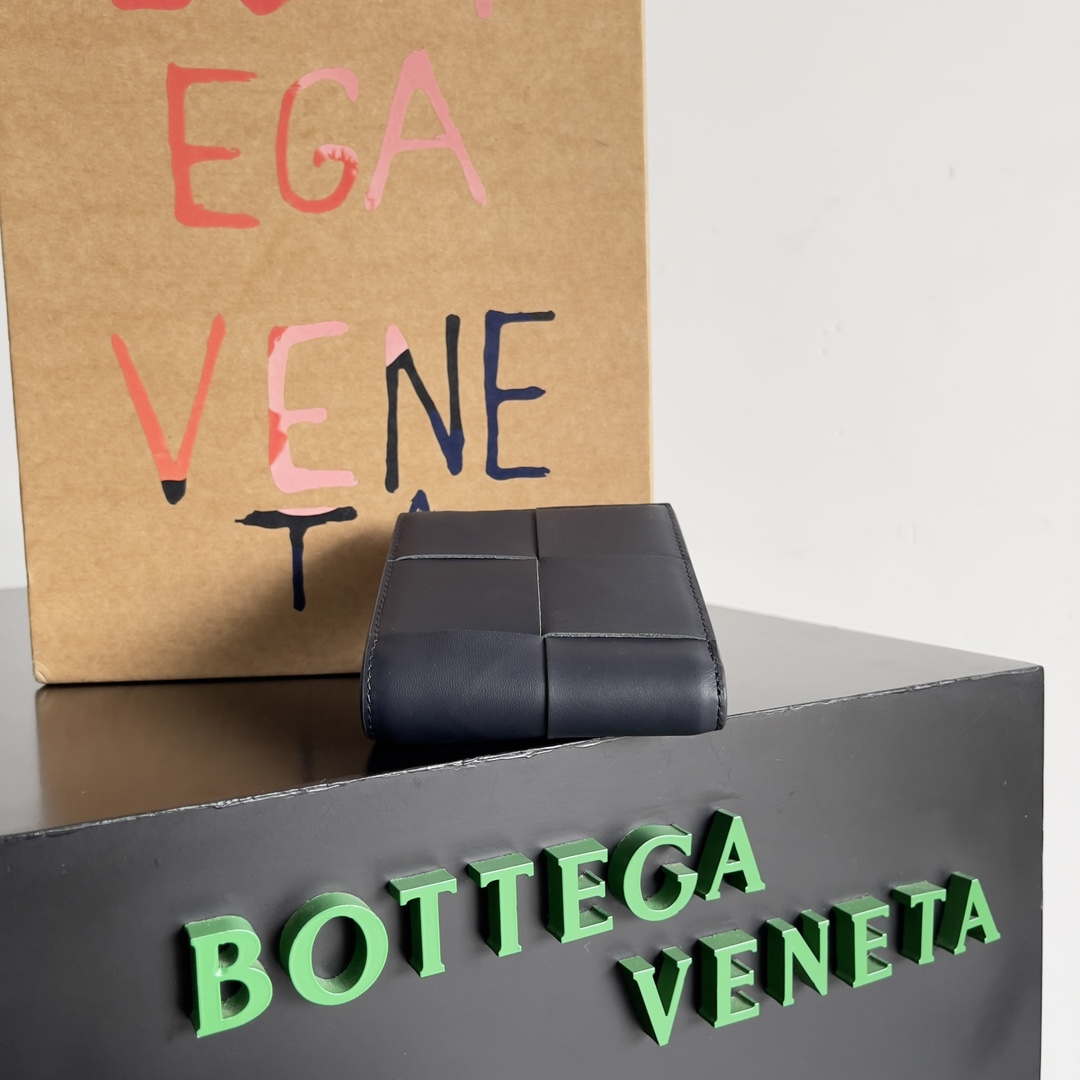 Bottega Veneta BV 740261 Bi-Fold Wallet With Coin Purse BV70076 - Default Title - View 2