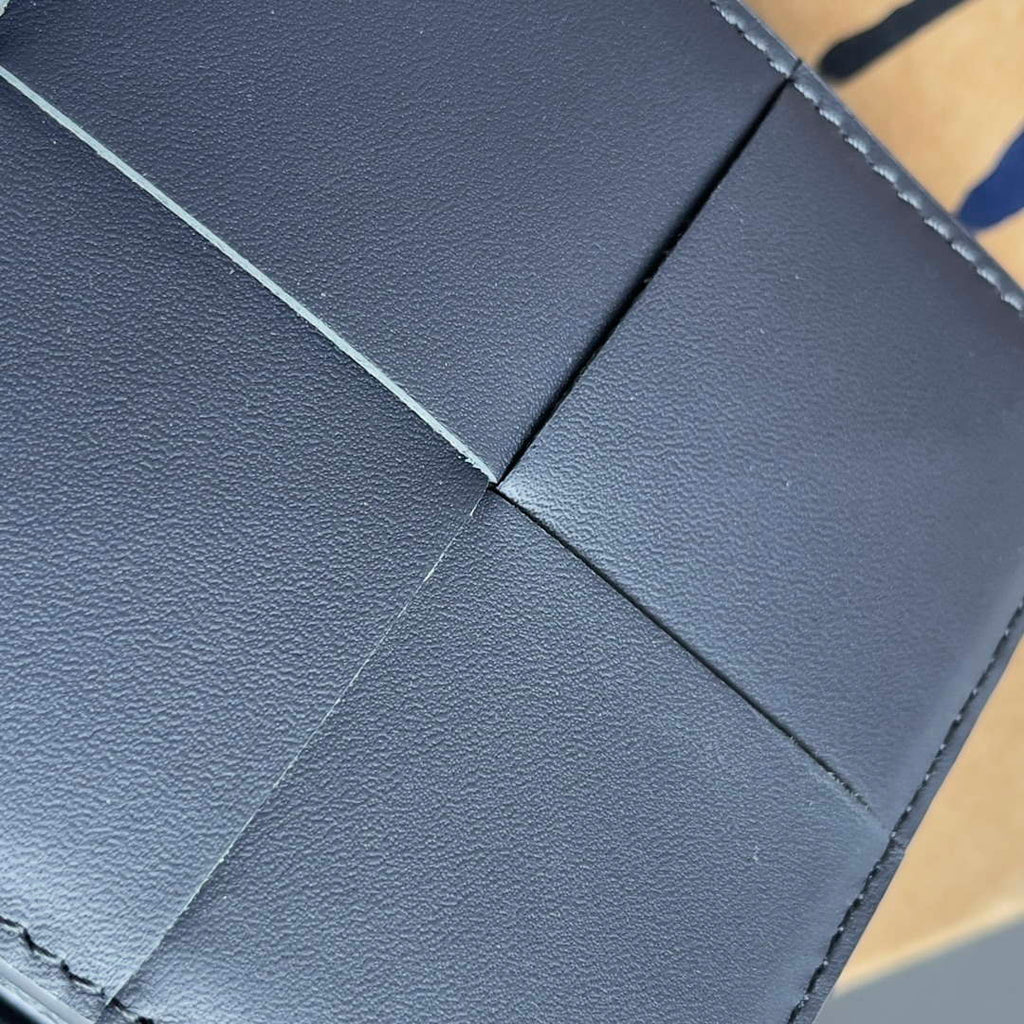 Bottega Veneta BV 740261 Bi-Fold Wallet With Coin Purse BV70076