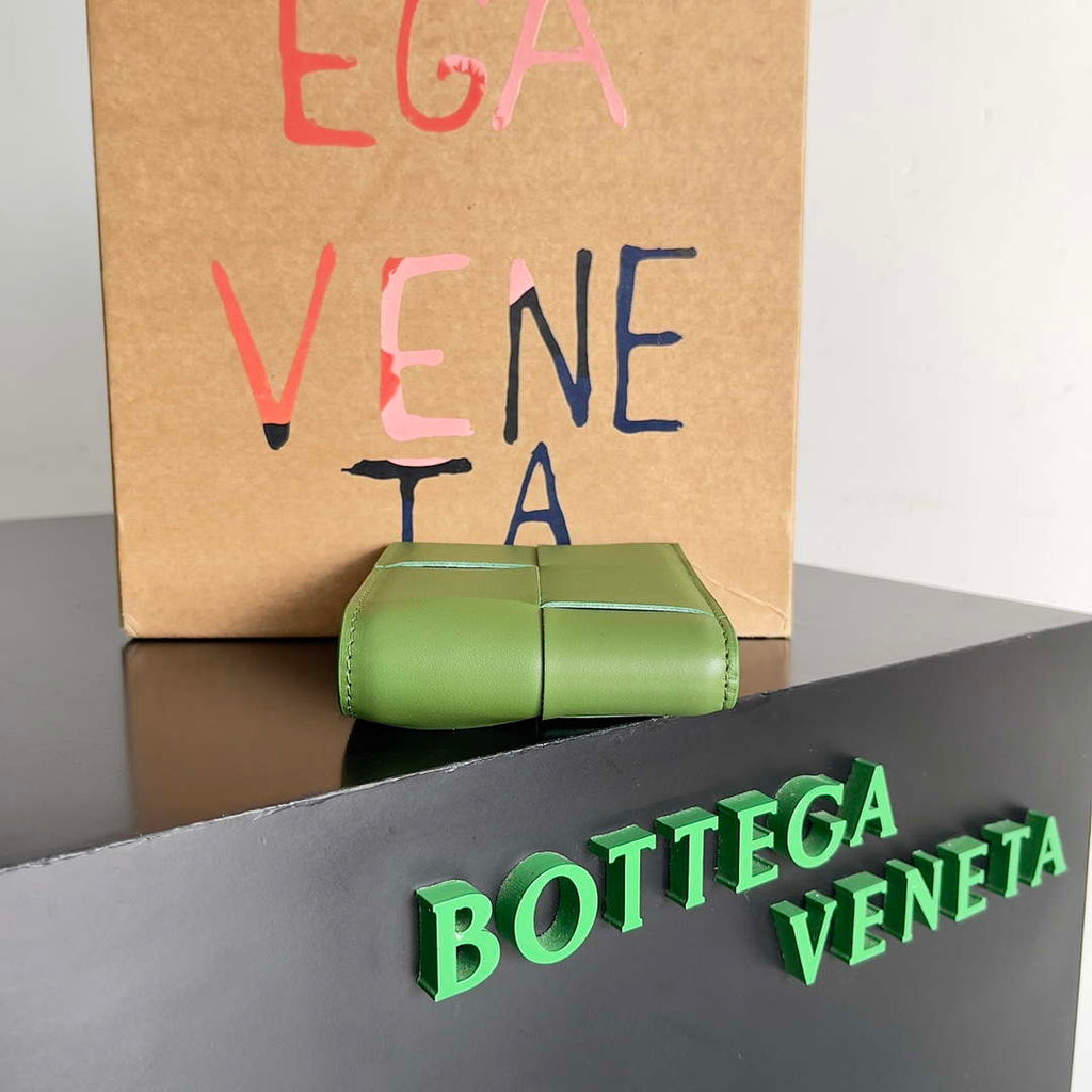 Bottega Veneta BV 740261 Bi-Fold Wallet With Coin Purse BV70078