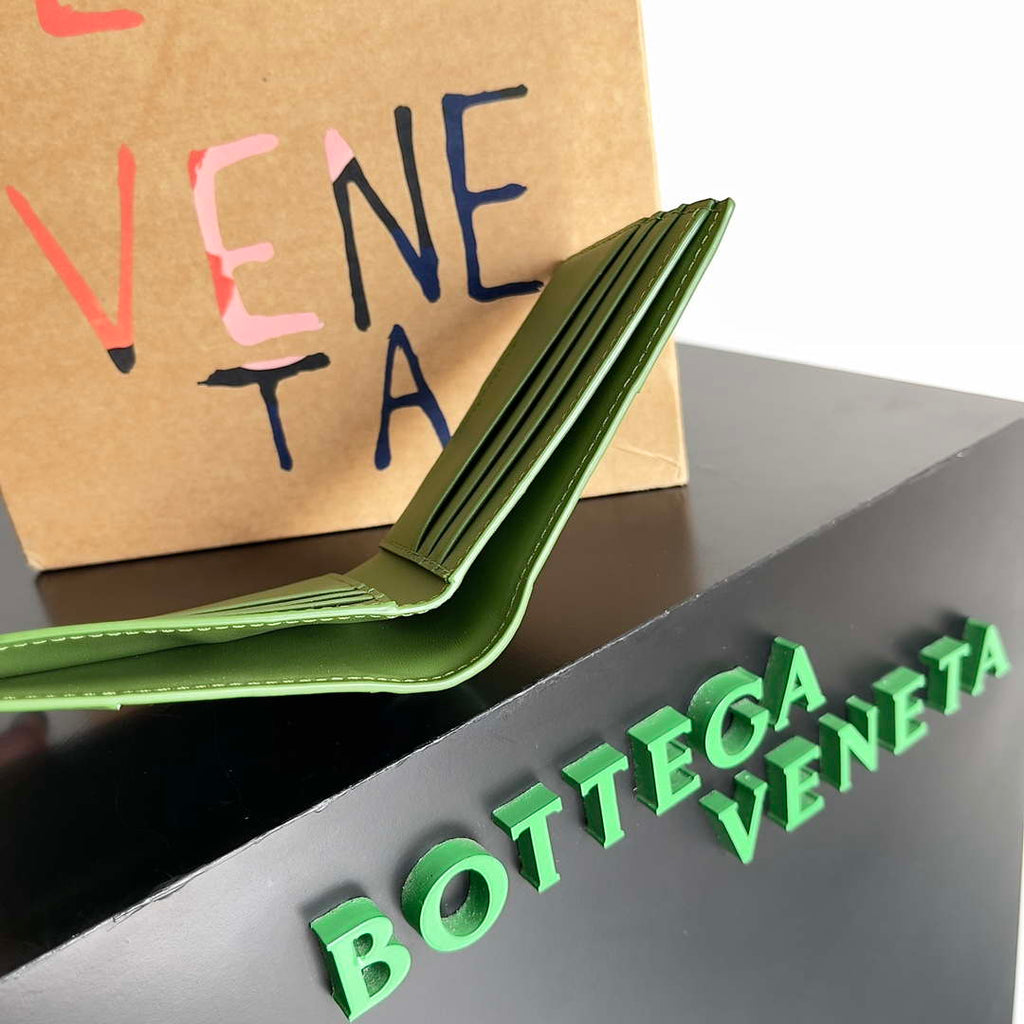 Bottega Veneta BV 740261 Bi-Fold Wallet With Coin Purse BV70078