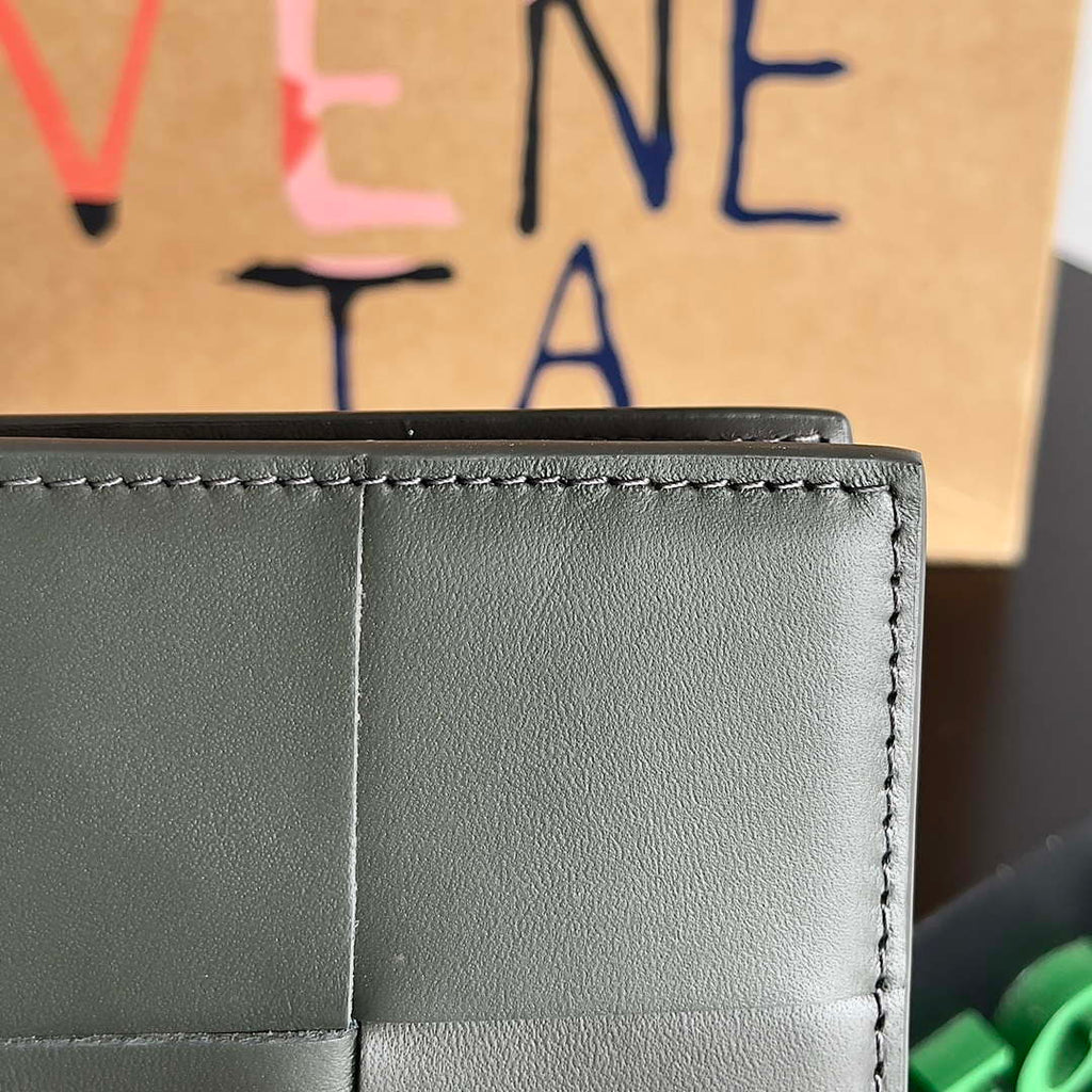 Bottega Veneta BV 740261 Bi-Fold Wallet With Coin Purse BV70079