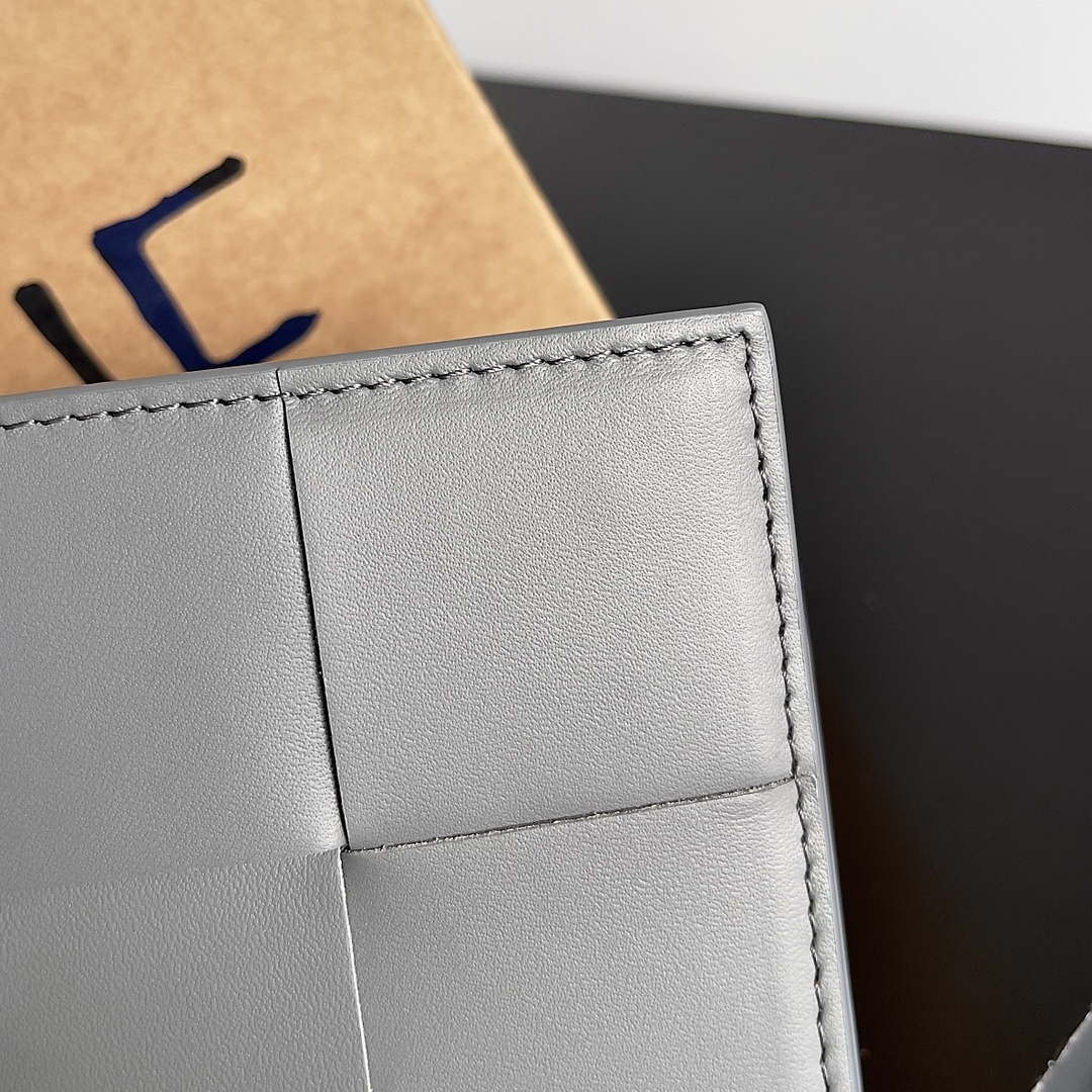 Bottega Veneta BV 740261 Bi-Fold Wallet With Coin Purse BV70080 - Default Title - View 5