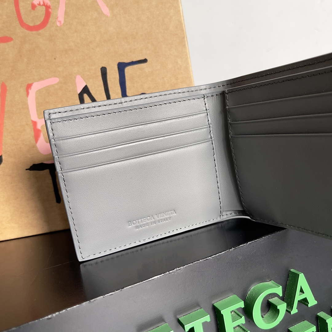 Bottega Veneta BV 740261 Bi-Fold Wallet With Coin Purse BV70080