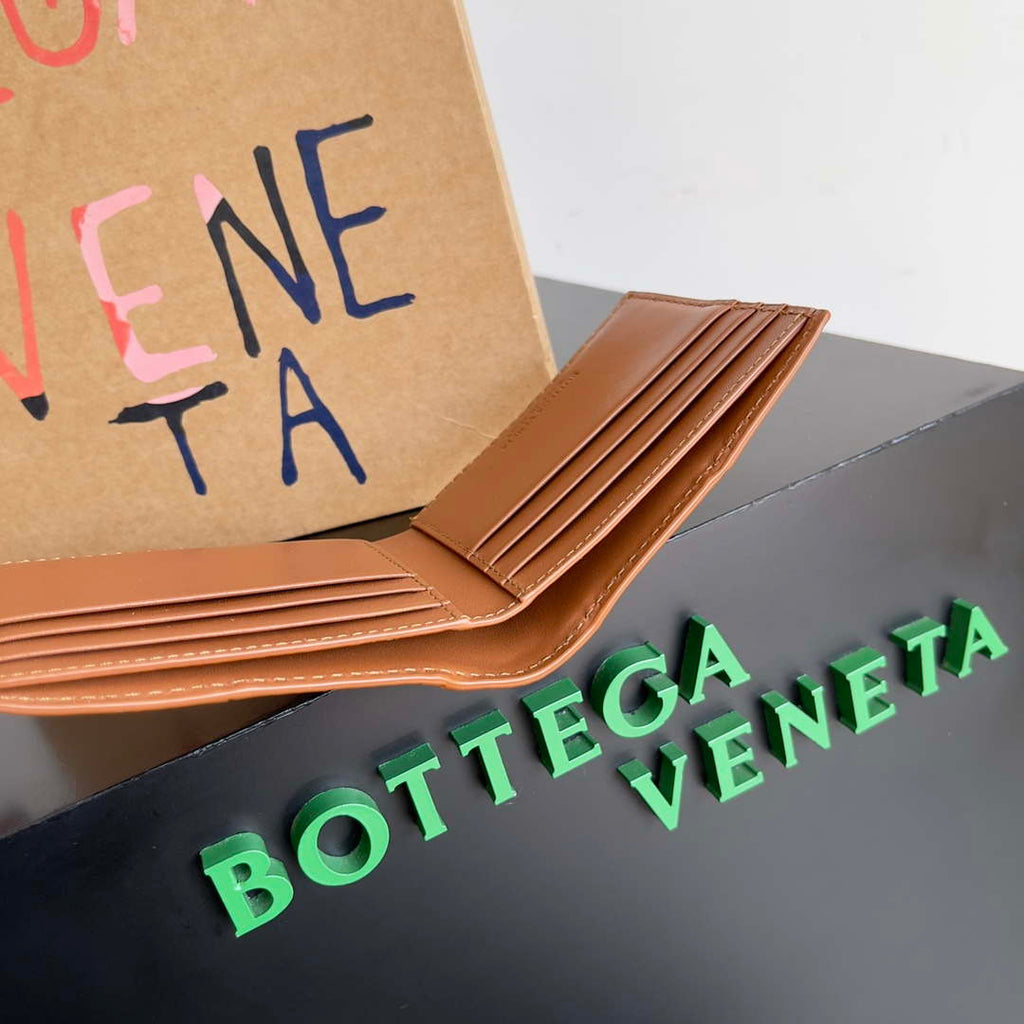 Bottega Veneta BV 740261 Bi-Fold Wallet With Coin Purse BV70083