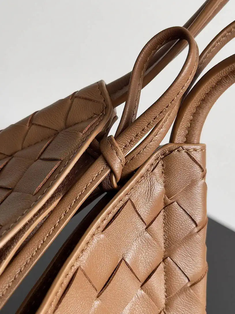 Bottega Veneta BV 740898VCPP19092 Small Solstice Brown