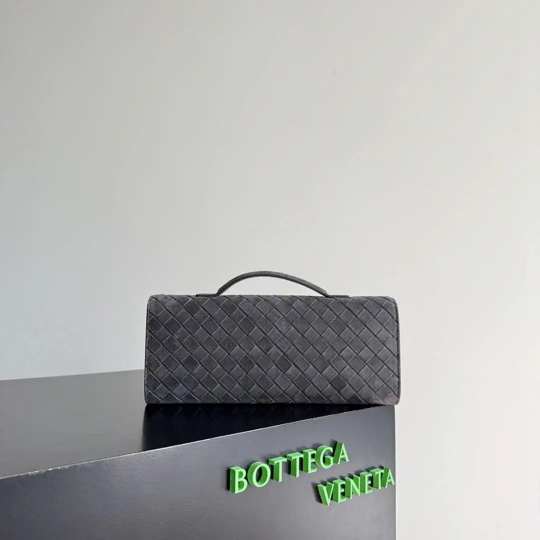 Bottega Veneta BV 741511 Andiamo Clutch Bv99040