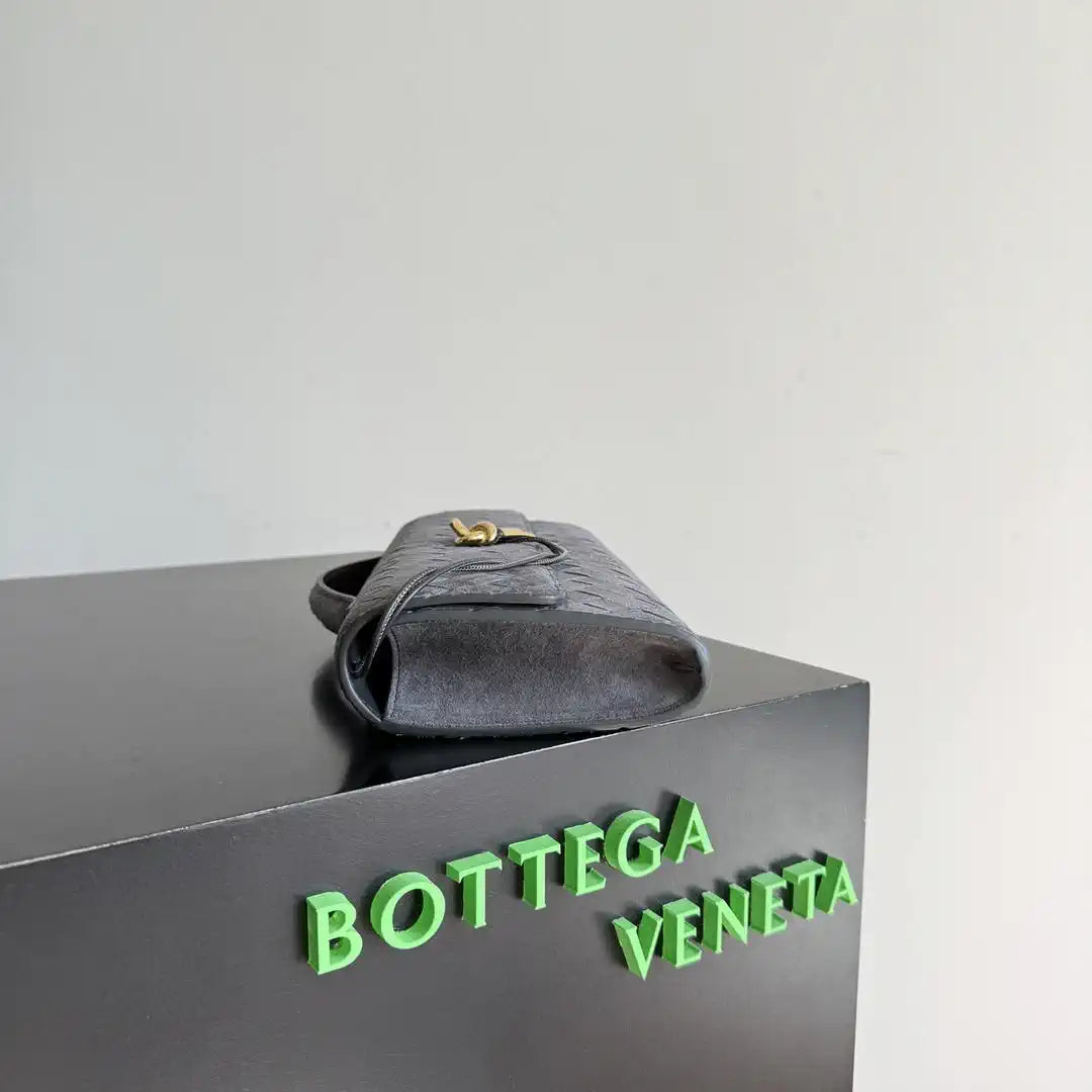 Bottega Veneta BV 741511 Andiamo Clutch Bv99040
