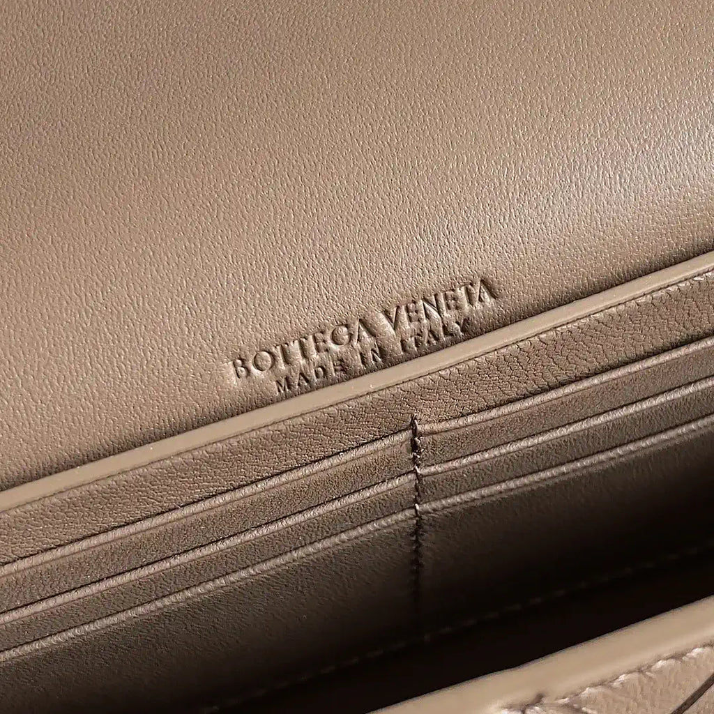 Bottega Veneta BV 741511 Long Clutch Andiamo With Handle Bv99000