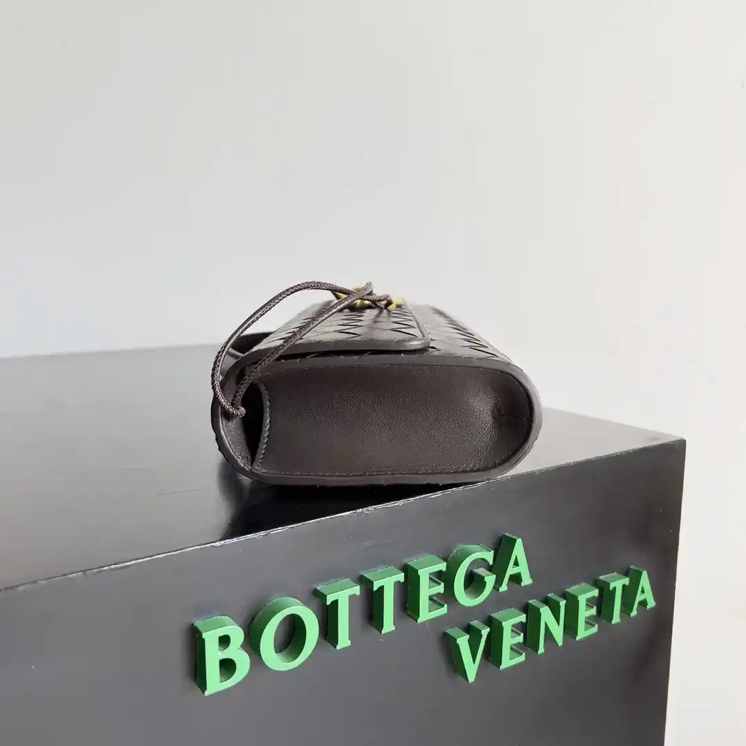 Bottega Veneta BV 741511 Long Clutch Andiamo With Handle Bv99012