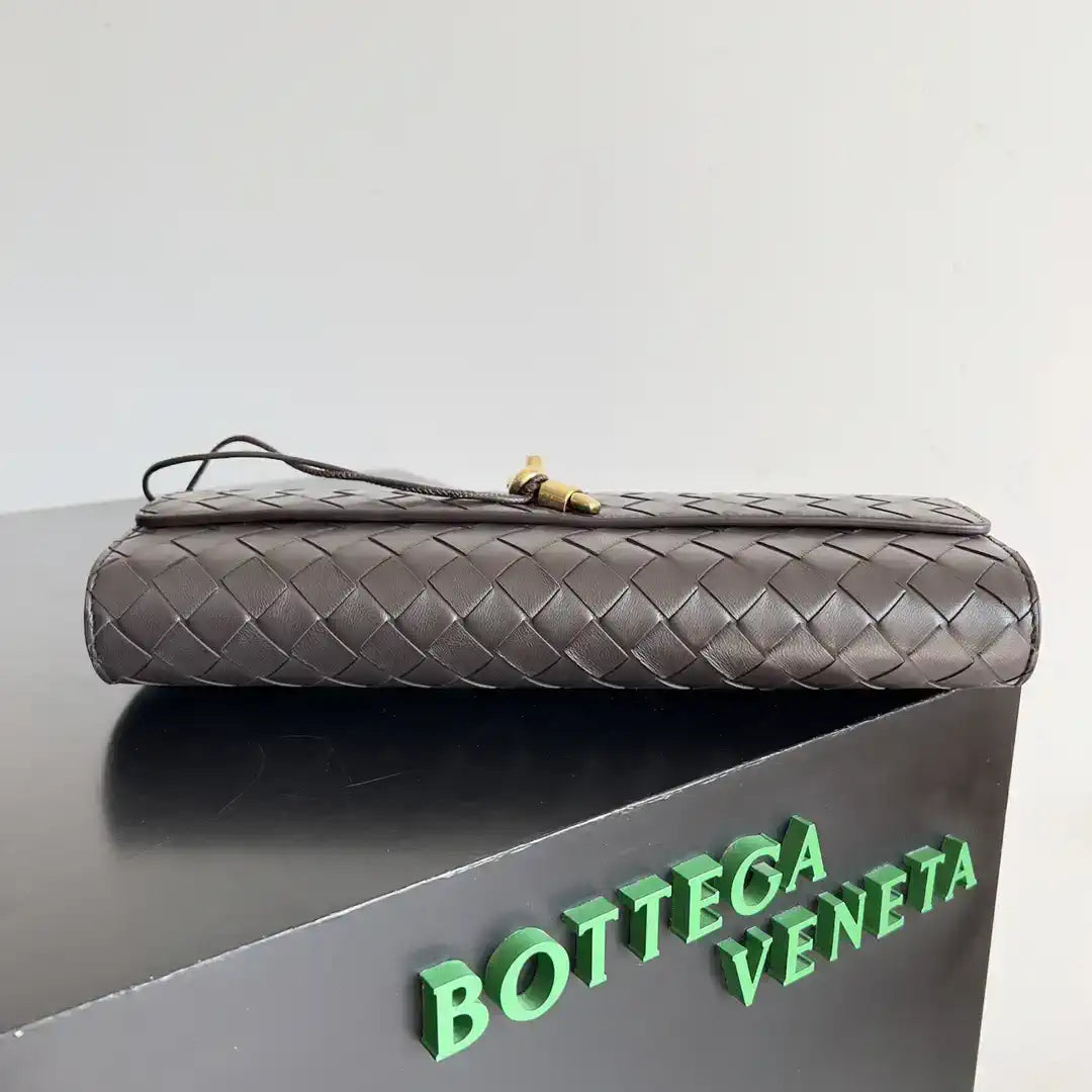 Bottega Veneta BV 741511 Long Clutch Andiamo With Handle Bv99012