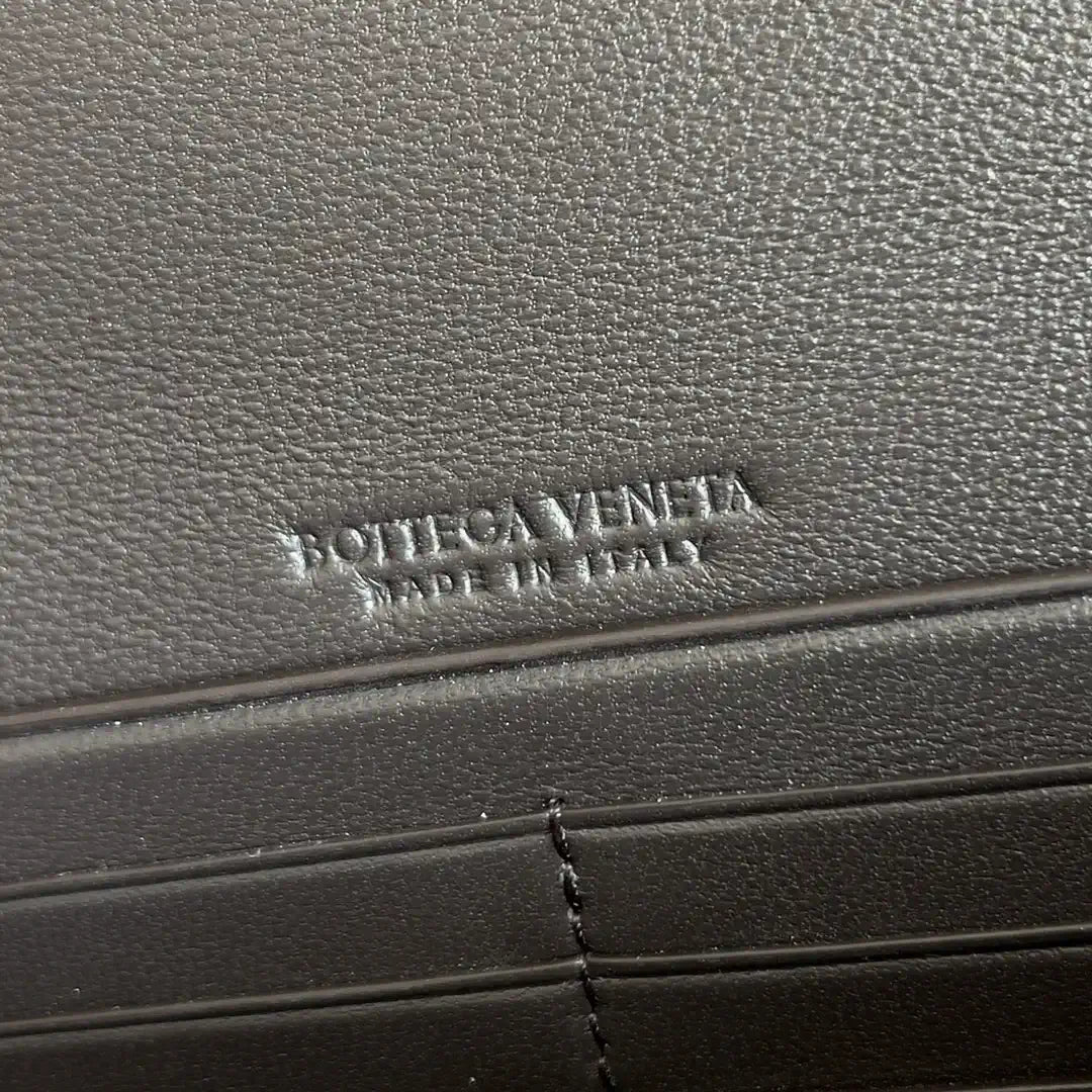 Bottega Veneta BV 741511 Long Clutch Andiamo With Handle Bv99012