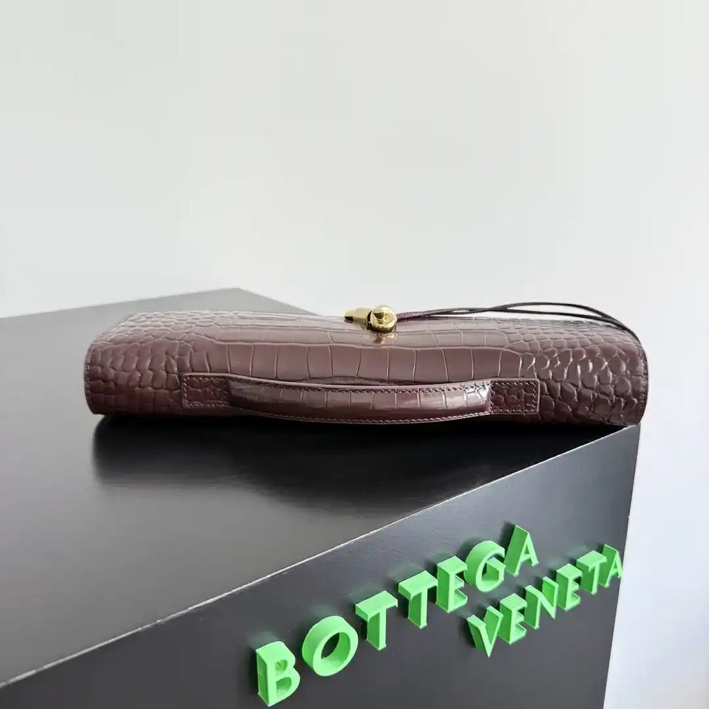 Bottega Veneta BV 741511 Long Clutch Andiamo With Handle Bv99008